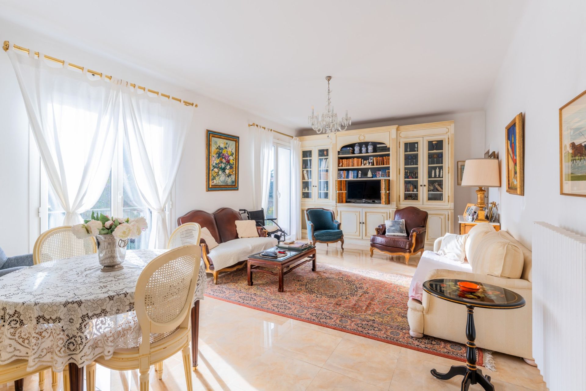 house 9 Rooms for sale on BANDOL (83150)