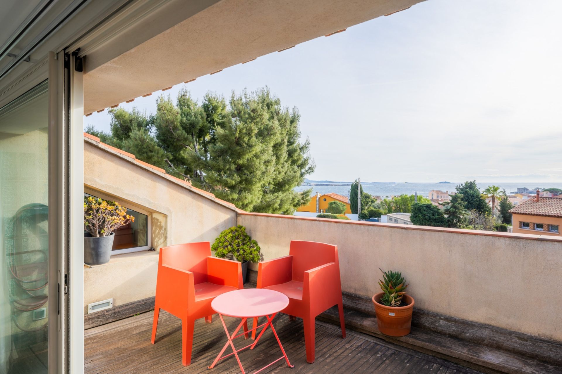 house 9 Rooms for sale on BANDOL (83150)