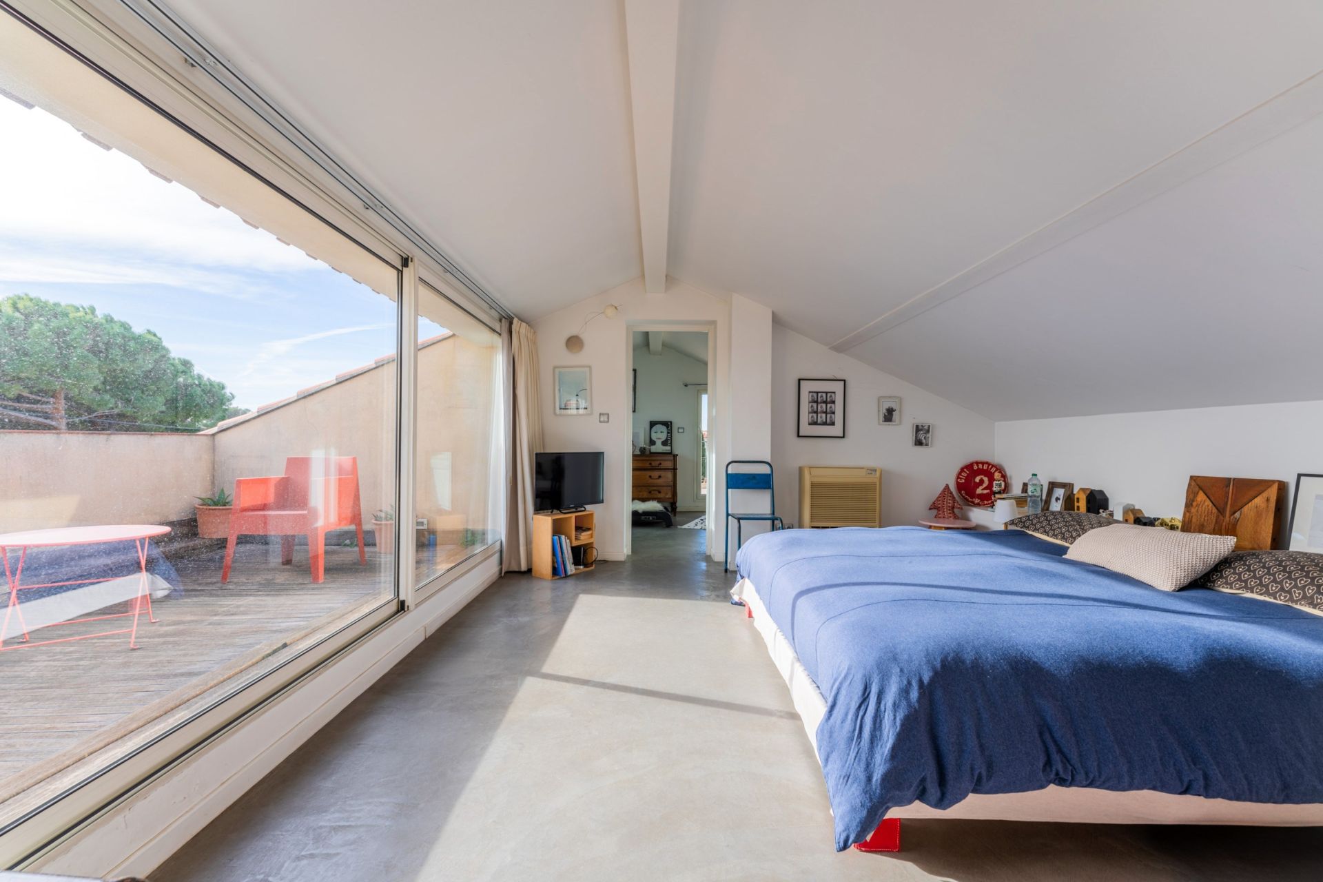 house 9 Rooms for sale on BANDOL (83150)