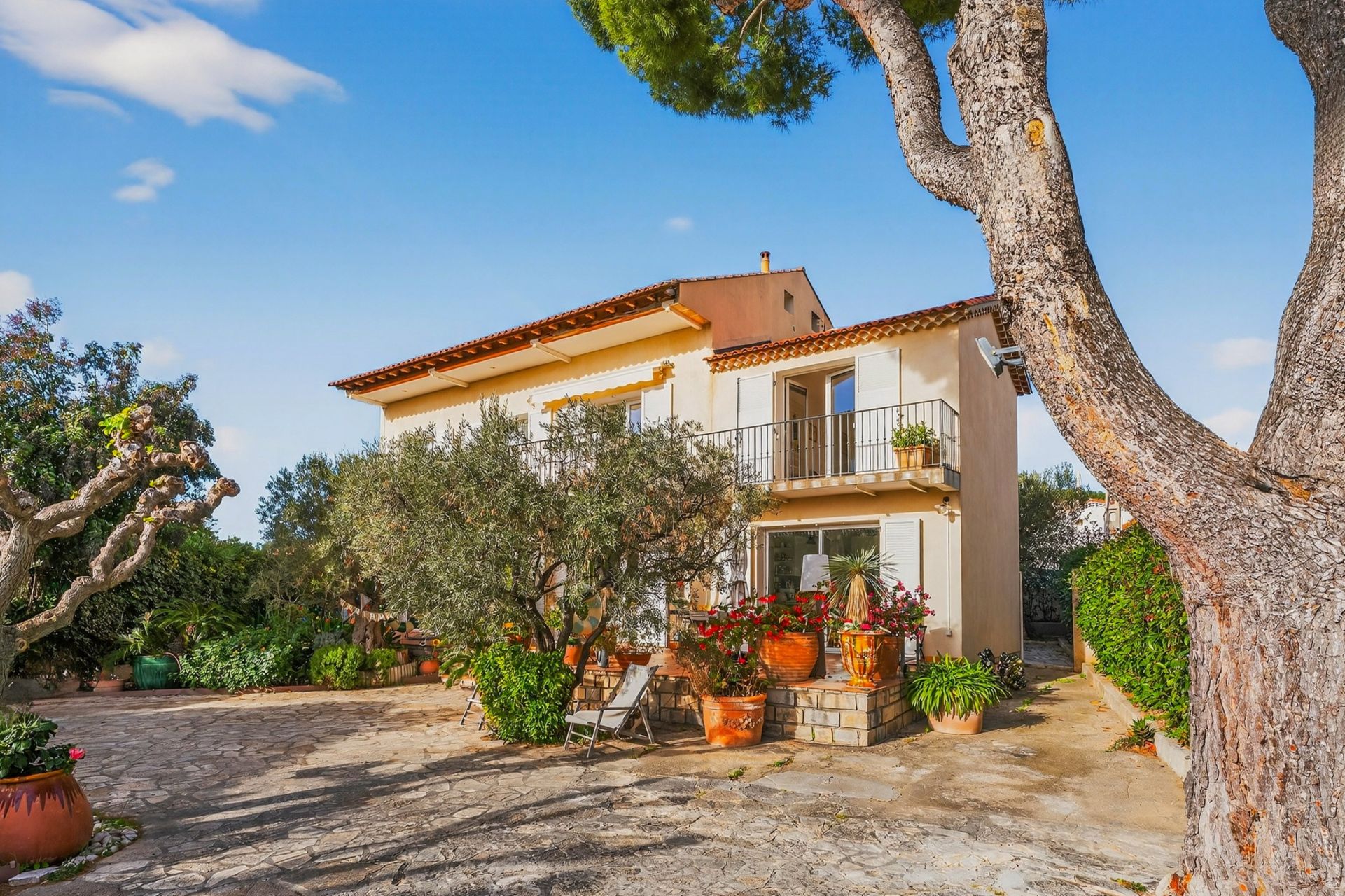 maison 9 Pièces en vente sur BANDOL (83150)