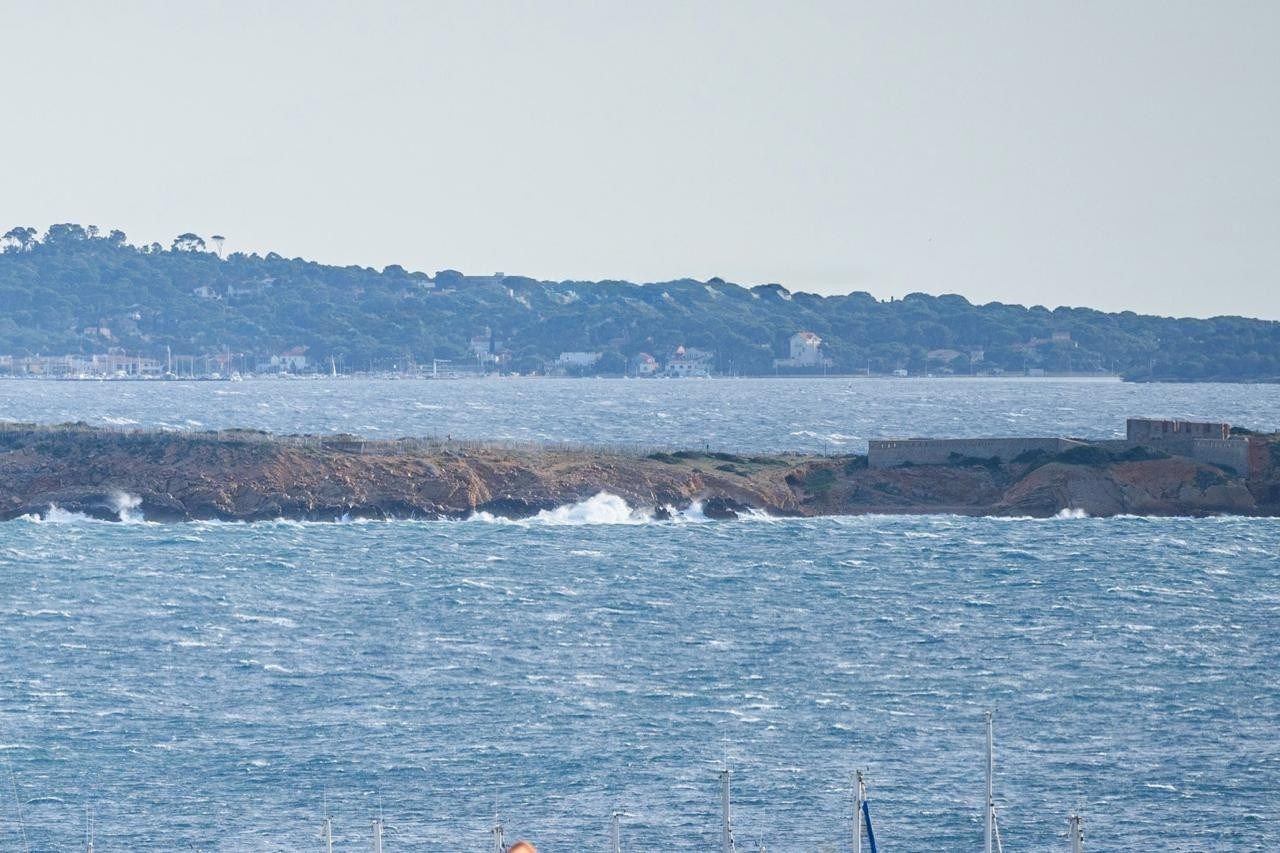 maison 9 Pièces en vente sur BANDOL (83150)