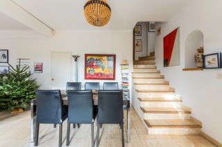 house 9 Rooms for sale on BANDOL (83150)