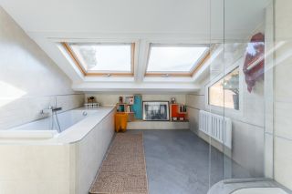 house 9 Rooms for sale on BANDOL (83150)