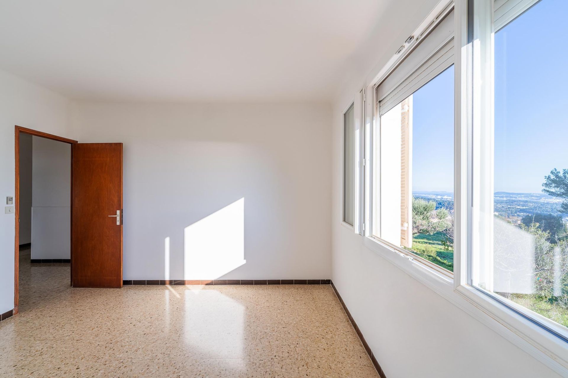 maison 6 Pièces en vente sur OLLIOULES (83190)