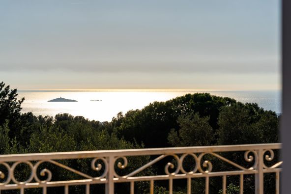 Vente Maison Ollioules 6 Pièces 177 m²