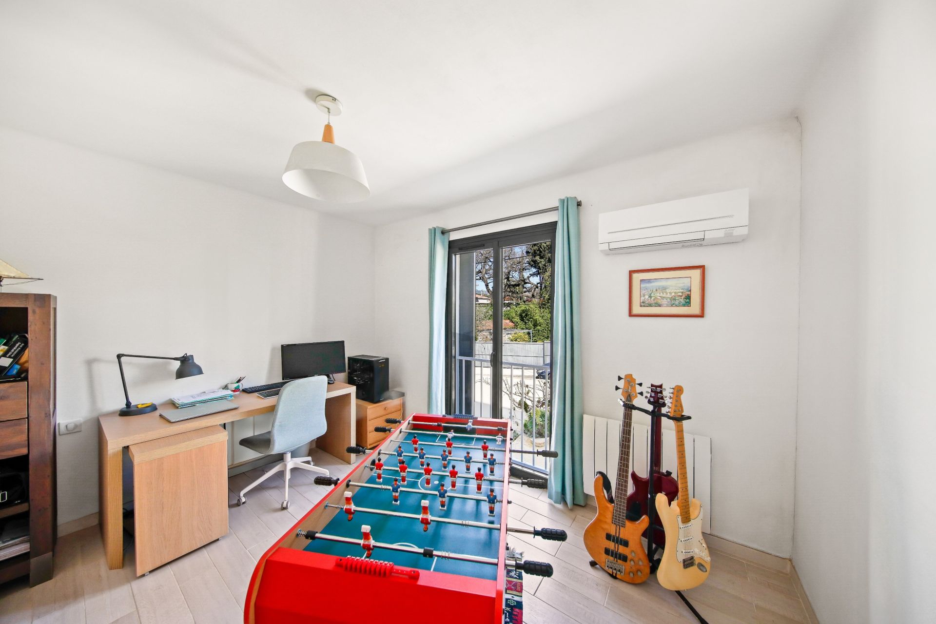 house 6 Rooms for sale on TOULON (83000)