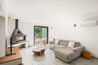 house 6 Rooms for sale on TOULON (83000)