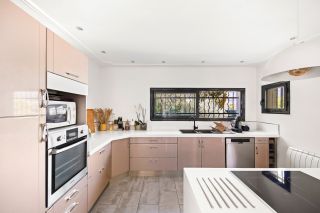 house 6 Rooms for sale on TOULON (83000)