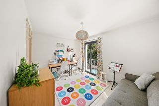 house 6 Rooms for sale on TOULON (83000)