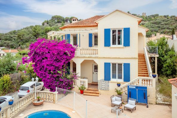 Sale House Hyères 8&nbsp;Rooms 180&nbsp;m²