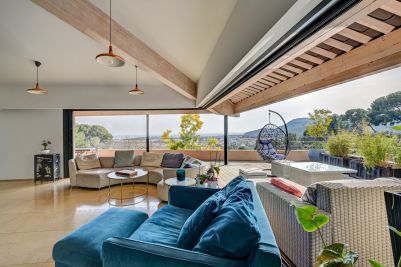 Sale Contemporary house La Seyne-sur-Mer 5&nbsp;Rooms 202&nbsp;m²